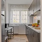 De Lux Drumul Taberei * Bukarest