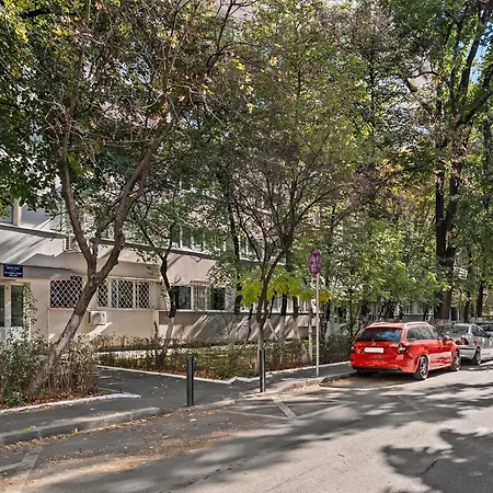 De Lux Drumul Taberei * Βουκουρέστι